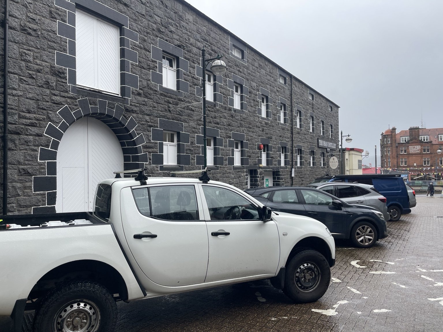 Window cleaning work in central Oban